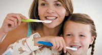 Tips Mudah Merawat Kesehatan Gigi Anak Sejak Dini
