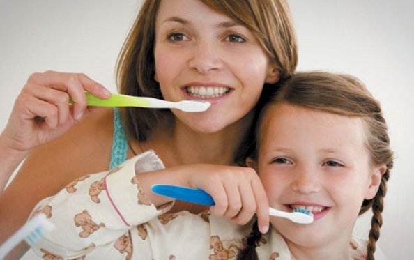 Tips Mudah Merawat Kesehatan Gigi Anak Sejak Dini