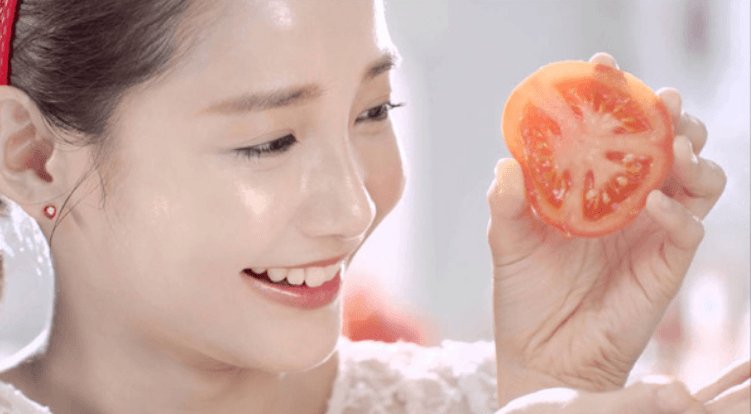 8 Tips Perawatan Kecantikan Kulit Mengunakan Tomat